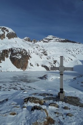 Križ pri jezeru