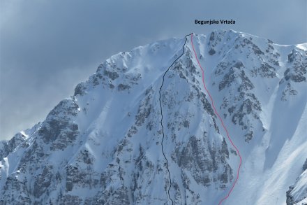 črna vzpon po Lenuhovi smeri, rdeča, strm spust z vzhodnega vrha Begunjske Vrtače