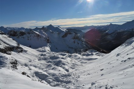 Spodaj krnica Zehnerkar, desno dolina Lantschfeldtal, pod soncem Tweng in levo najvišji Gurpitscheck (2526m)
